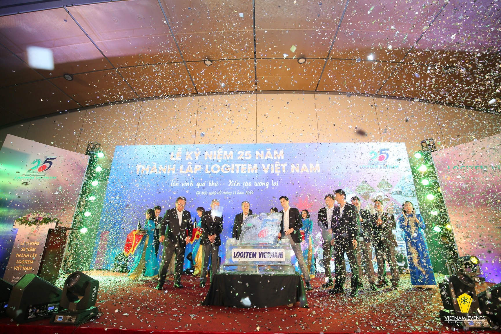 Logitem Vietnam Company celebrating the company's 25th anniversary 