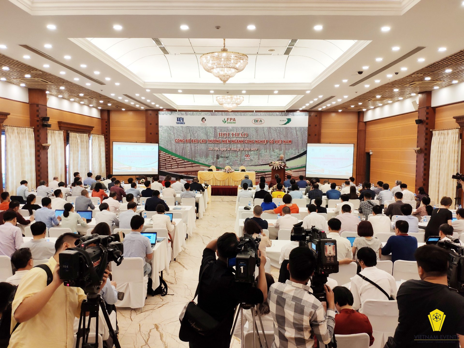 Workshop announcing annual report of Vietnam's wood industry