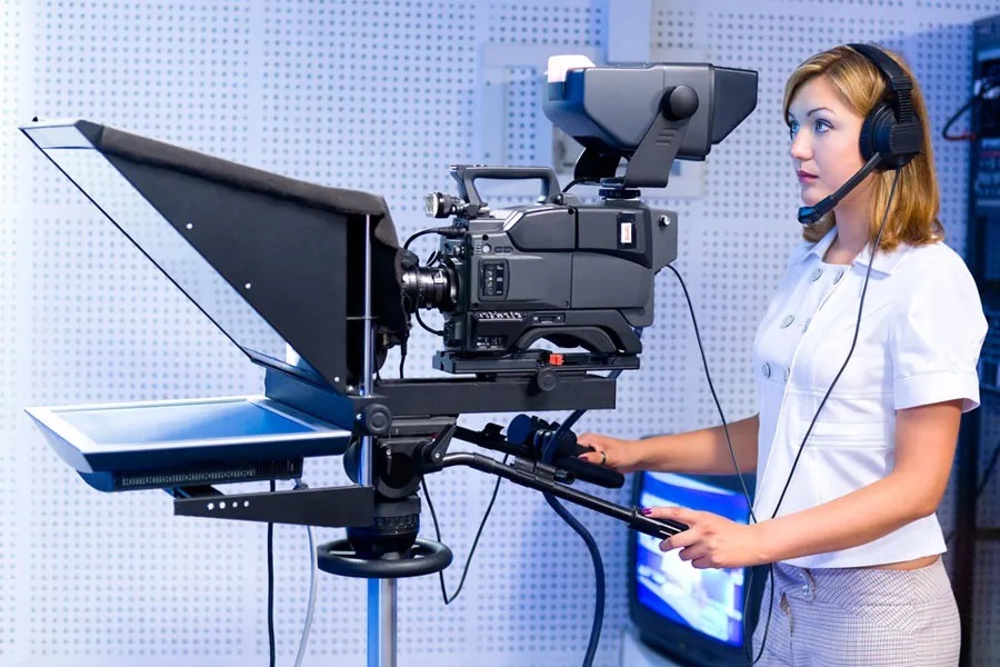 Everything You Need To Know About Teleprompter