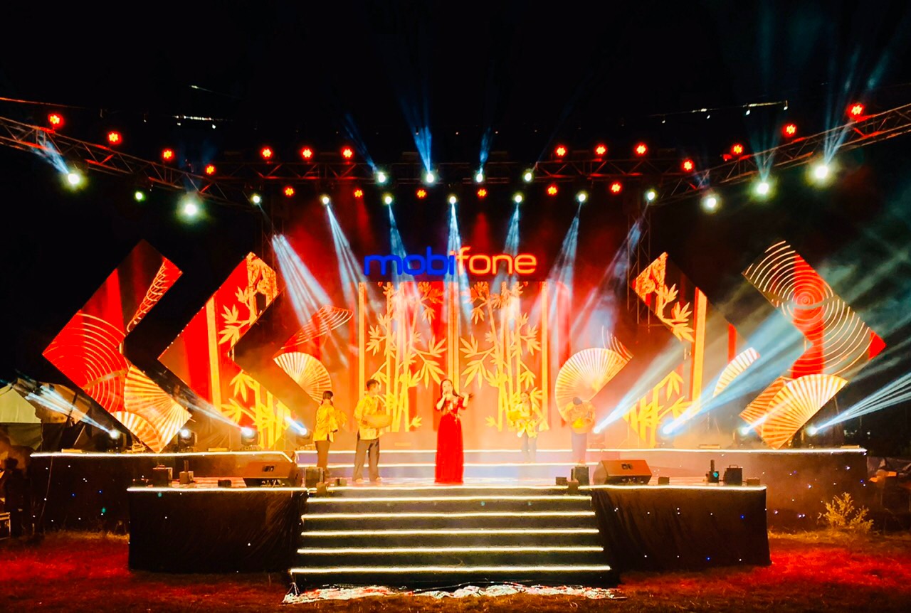 Vietnam Events provides lighting and effects rental service