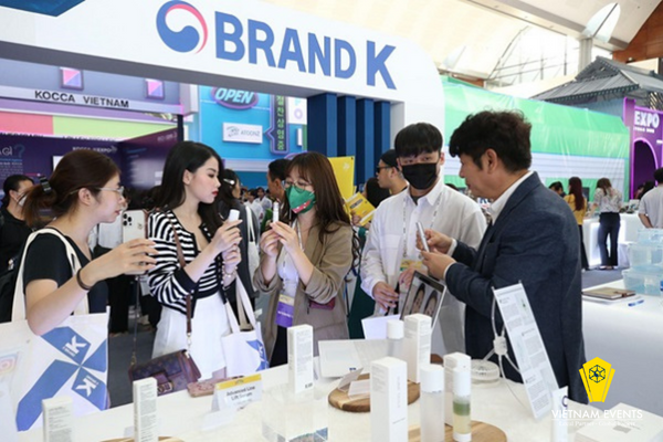 Visitors try Korean beauty products at the cosmetics booth